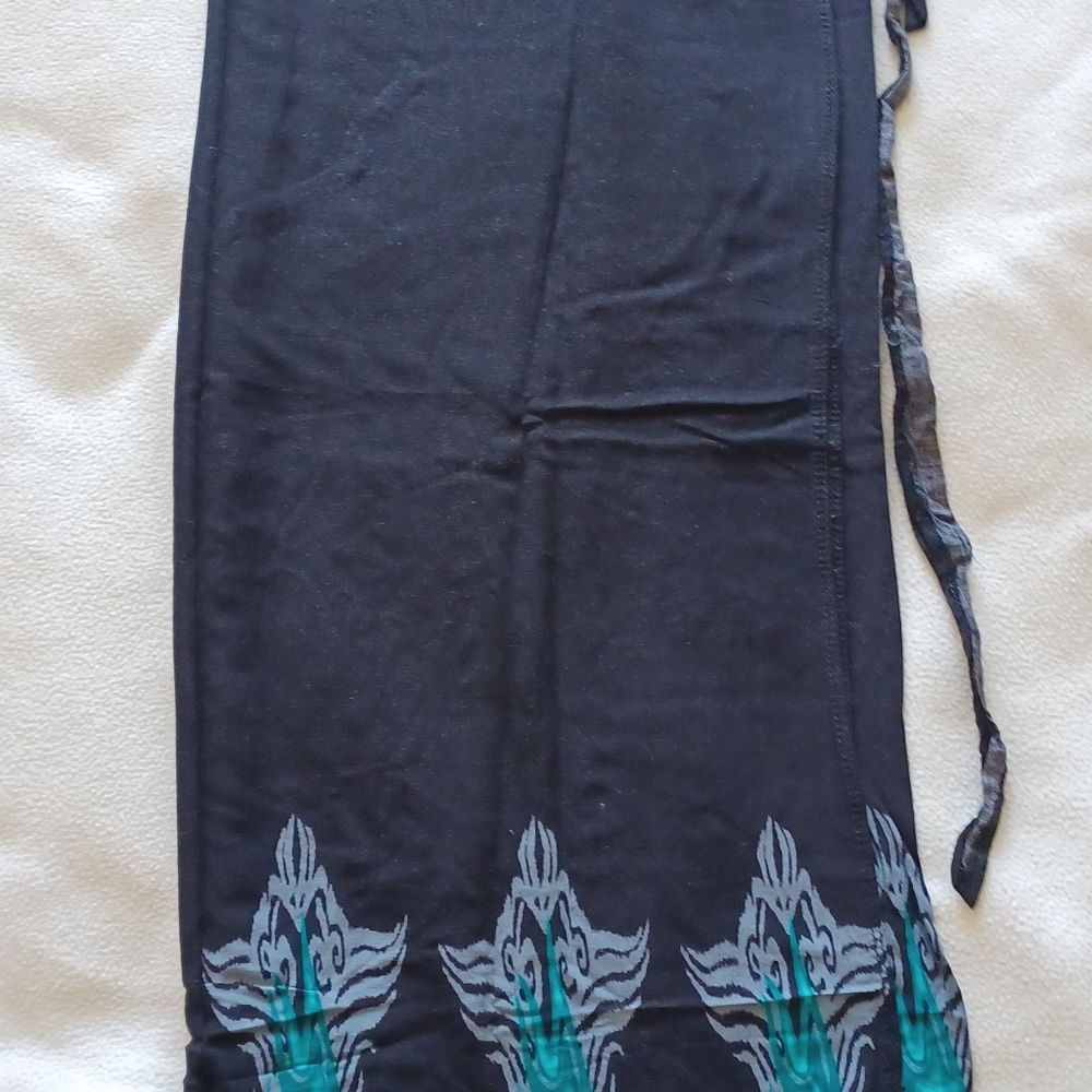 Sarong - Picture 2 of 3